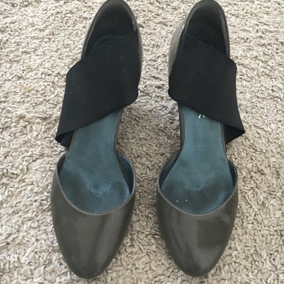 Womens Gray Patent Shoes by Daniblack with Elastic Strap  Womens Gray Patent Shoes by Daniblack with Elastic Strap Wedge Heel Size 8